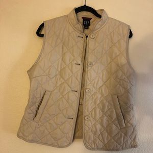 Women’s Gap beige vest